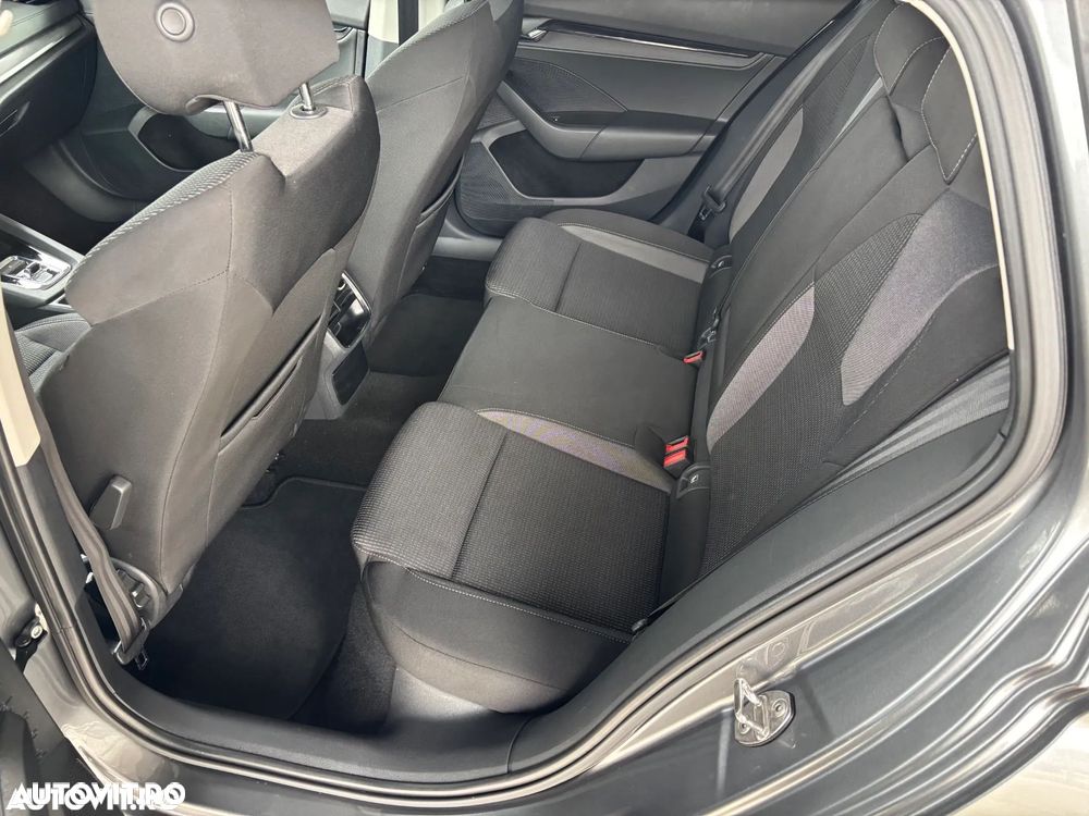 Skoda Octavia 2.0 TDI DSG Style - 10