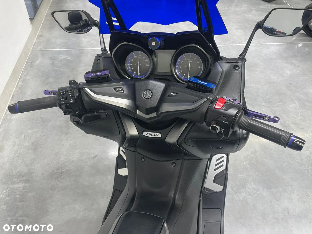 Yamaha Tmax - 15
