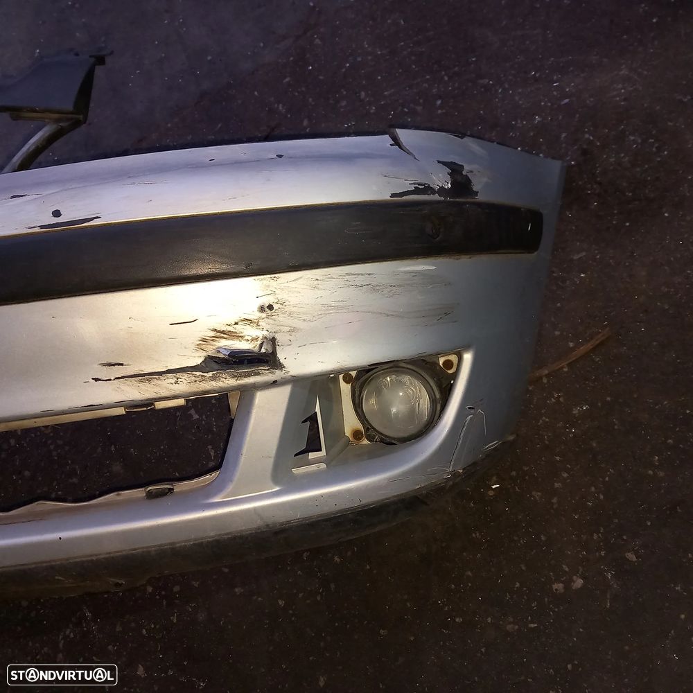 Para-choques da frente Ford Galaxy modelo de 2000 a 2006 precisa de reparação - 3