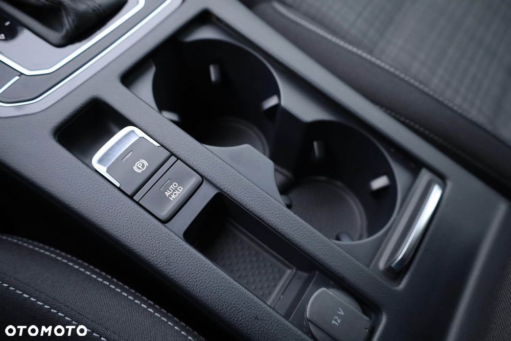 Volkswagen Passat - 26