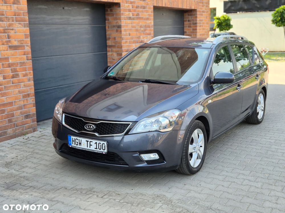 Kia Ceed - 9