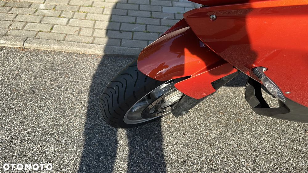 BMW F - 1