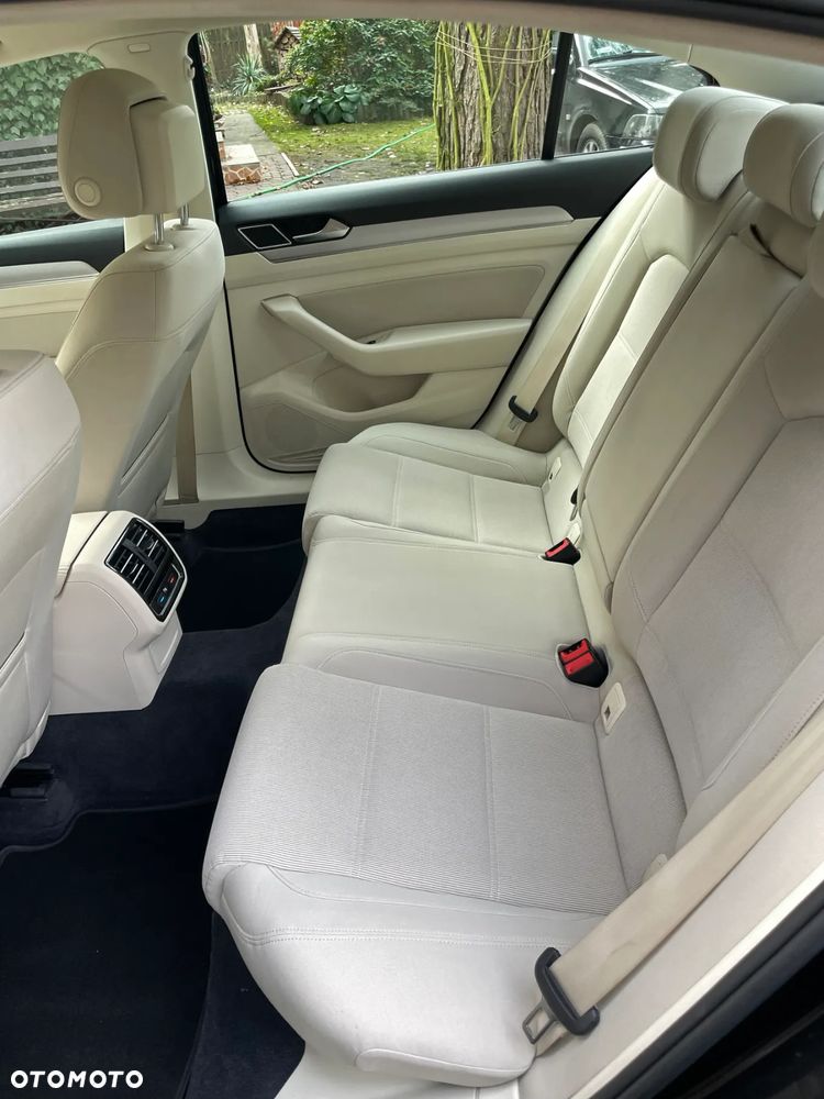 Volkswagen Passat 1.8 TSI BMT Comfortline - 13