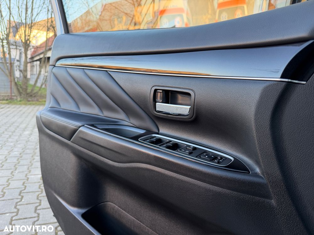 Mitsubishi Outlander - 26