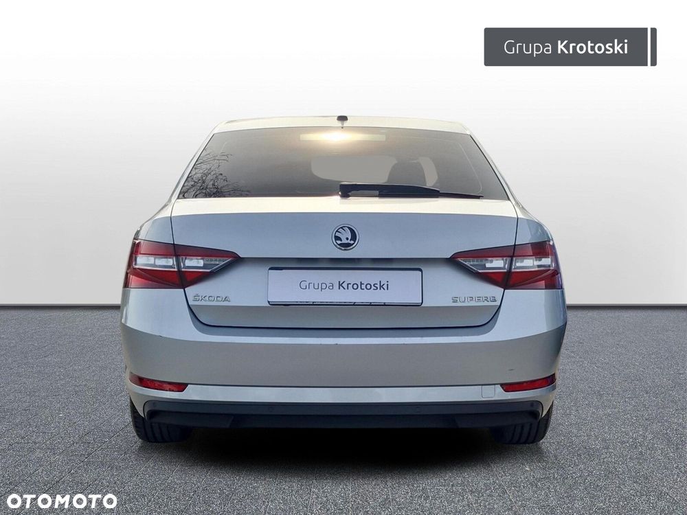 Skoda Superb 2.0 TDI SCR Style DSG - 4