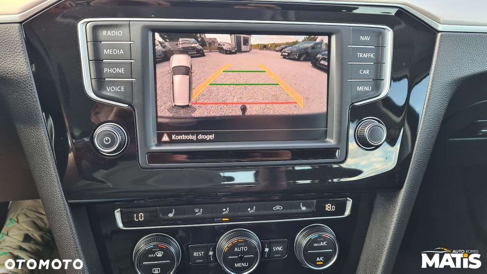 Volkswagen Passat - 20