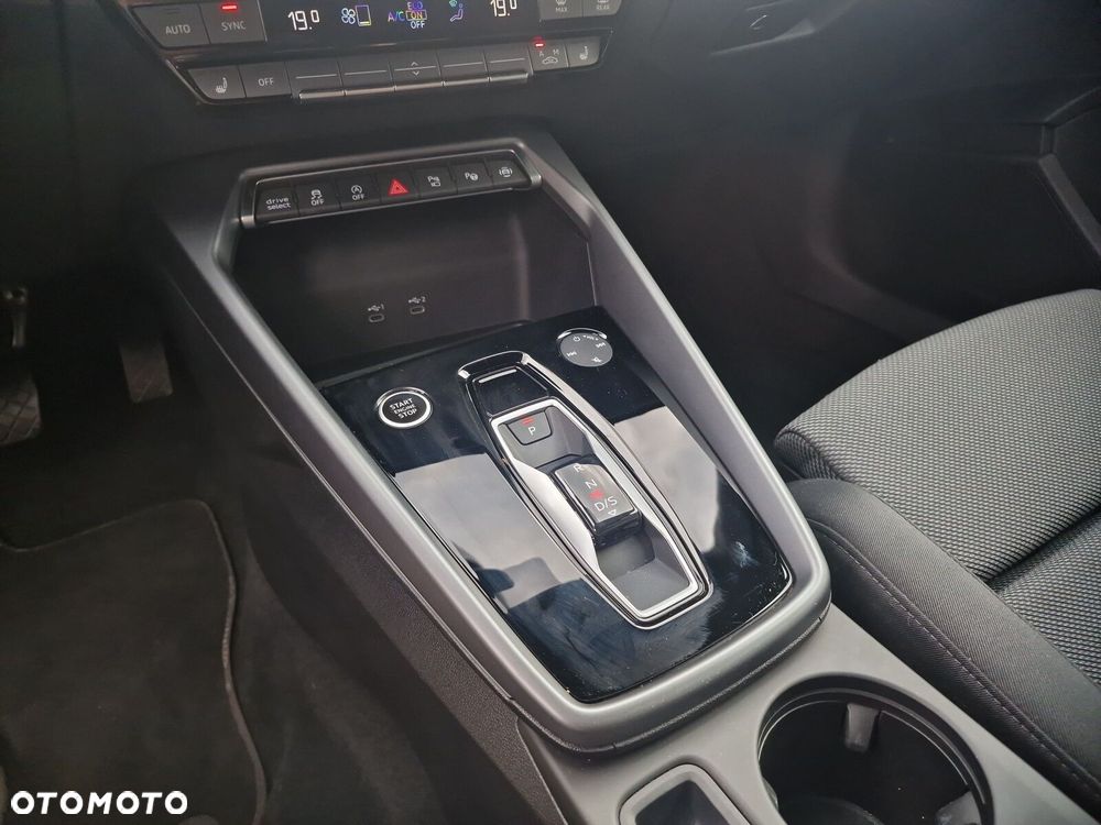 Audi A3 Sportback 35 TFSI mHEV Advanced S tronic - 17
