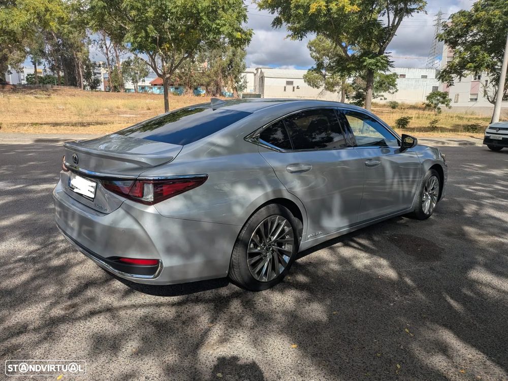 Lexus ES 300h Executive+ - 28