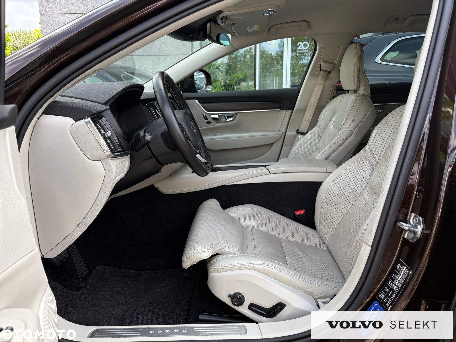 Volvo V90 Cross Country - 14