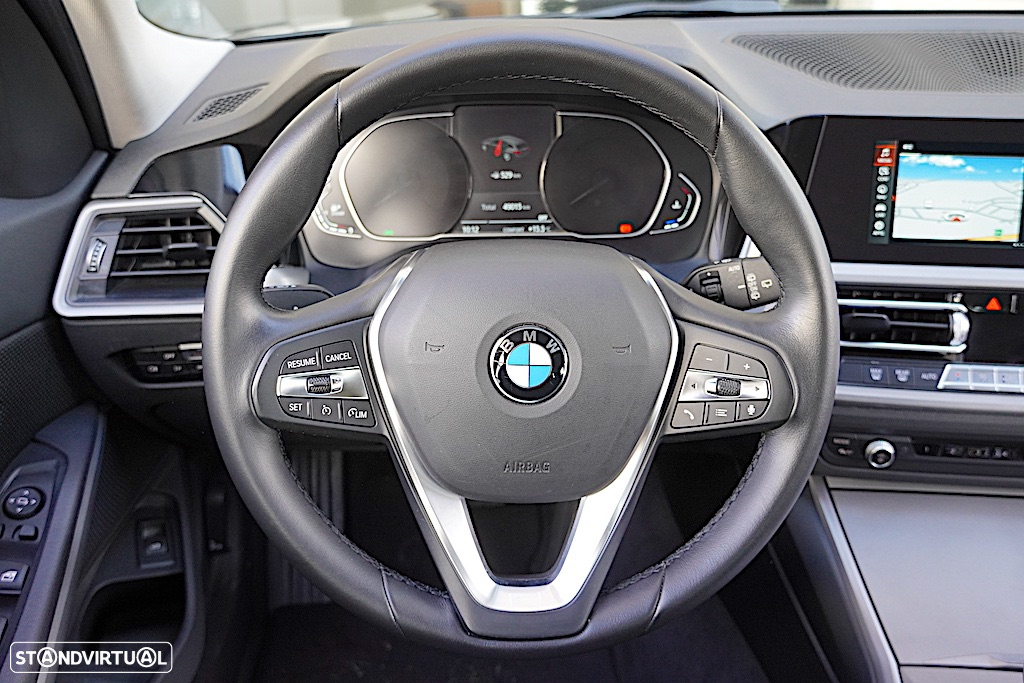 BMW 318 d Touring Auto - 33
