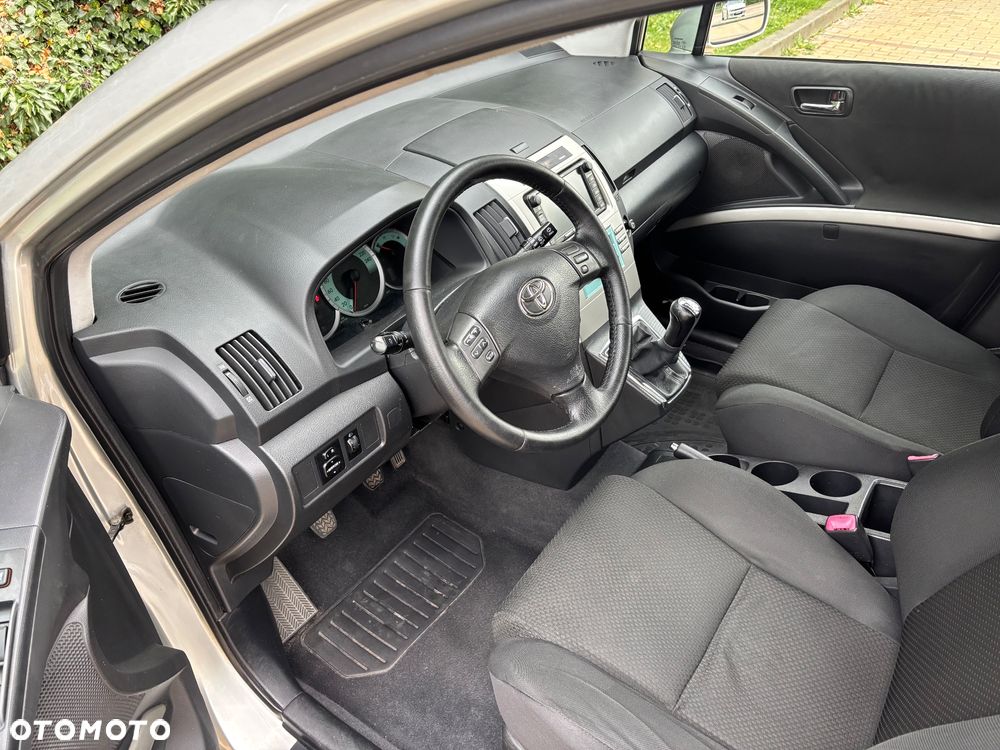 Toyota Corolla Verso - 19