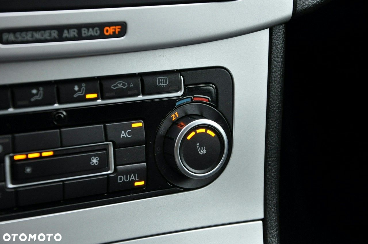 Volkswagen Passat CC - 35