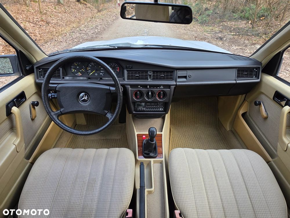 Mercedes-Benz W201 (190) - 19