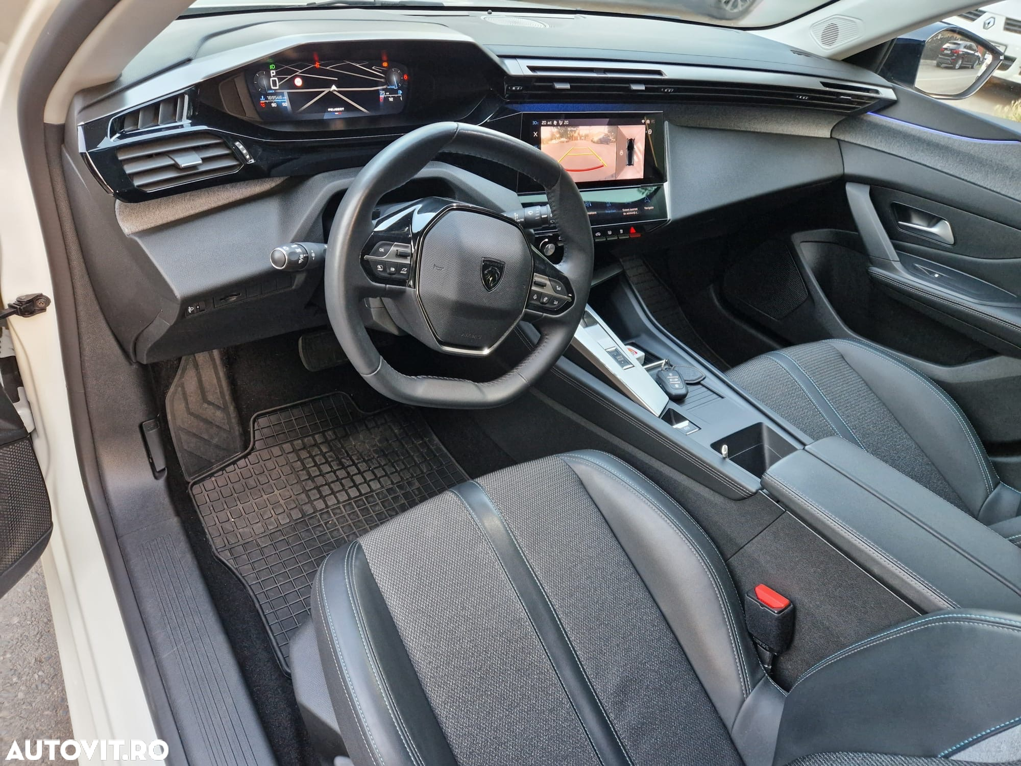 Peugeot 308 1.2 L PureTech Turbo S&S EAT8 Allure Pack - 9