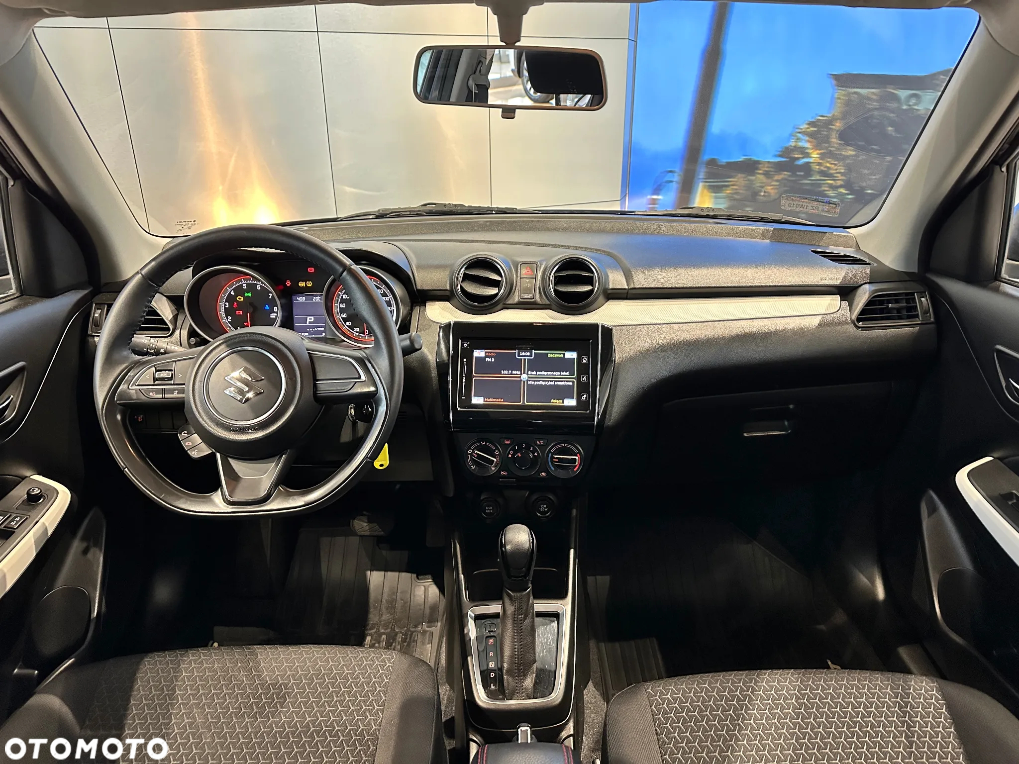 Suzuki Swift 1.2 Premium Plus CVT - 17