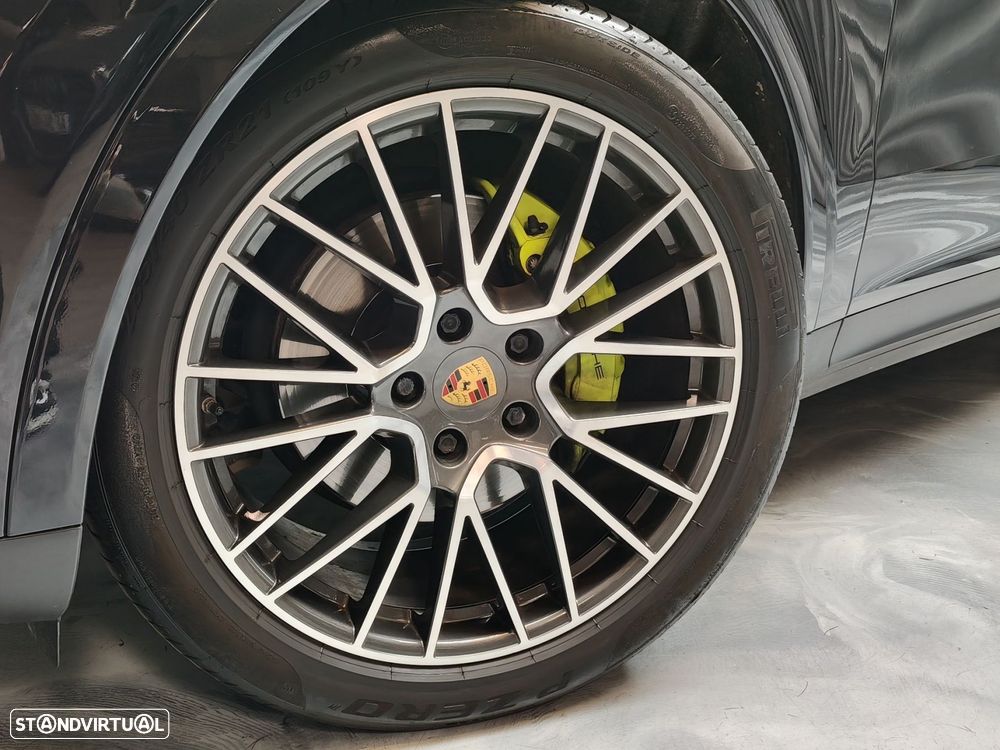 Porsche Cayenne Coupé E-Hybrid - 26