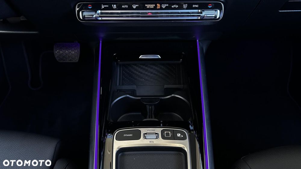 Mercedes-Benz GLA 200 d - 20