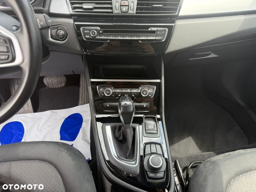 BMW Seria 2 218d Advantage - 11