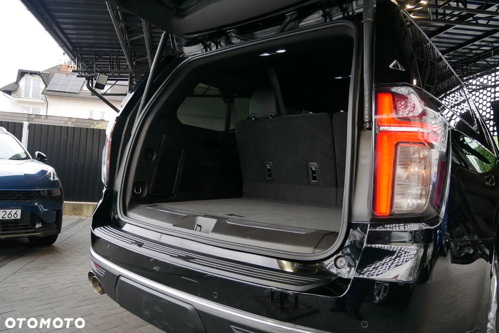 Chevrolet Suburban - 32
