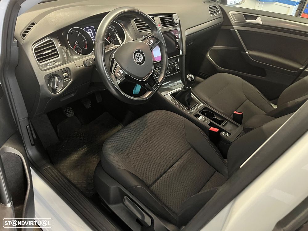 VW Golf Variant 1.6 TDi R-Line - 9