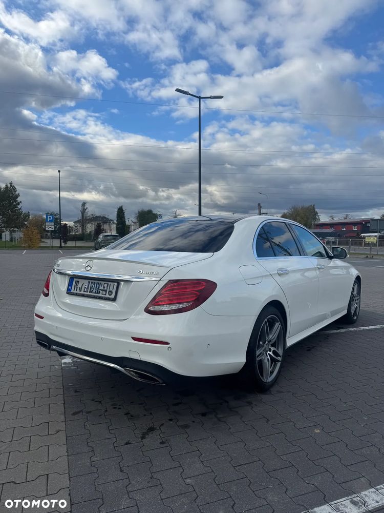 Mercedes-Benz Klasa E 300 9G-TRONIC - 2