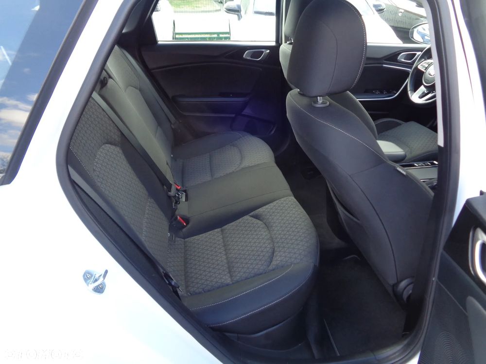 Kia Ceed 1.6 GDI DCT OPF Platinum Edition - 27