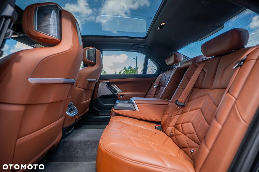 BMW Seria 7 750e xDrive - 26