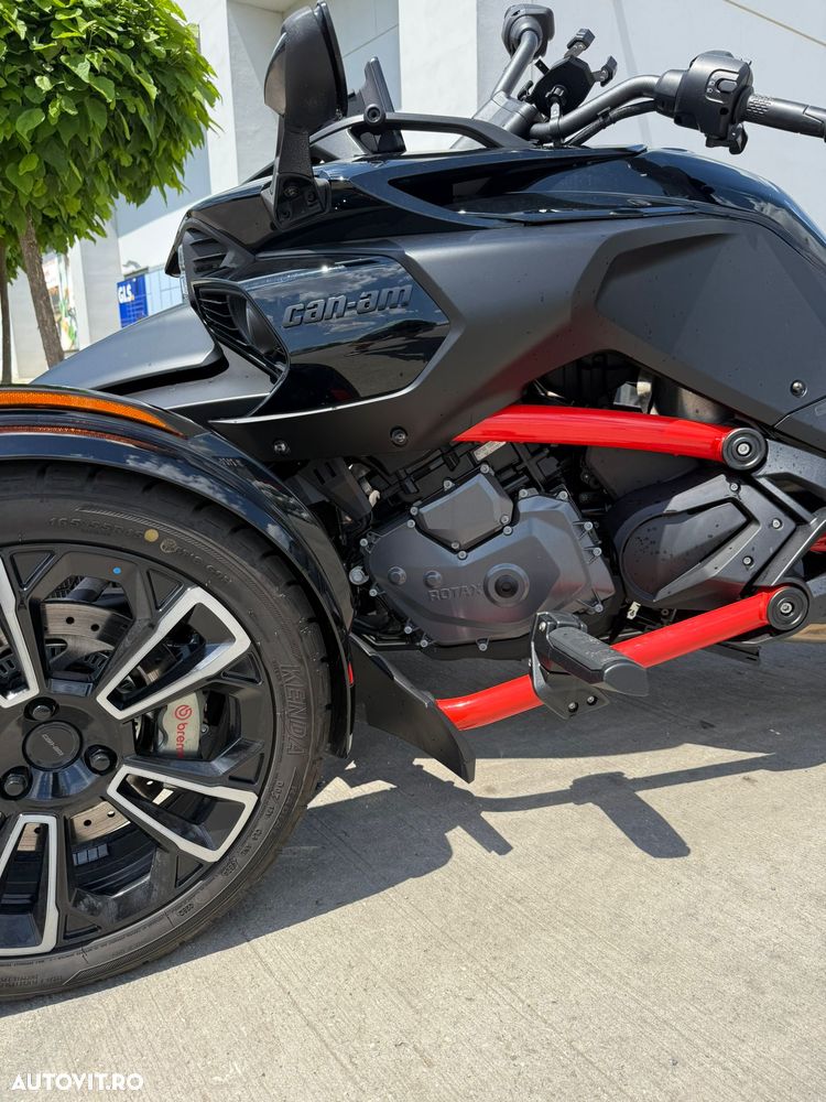 Can-Am Spyder - 8