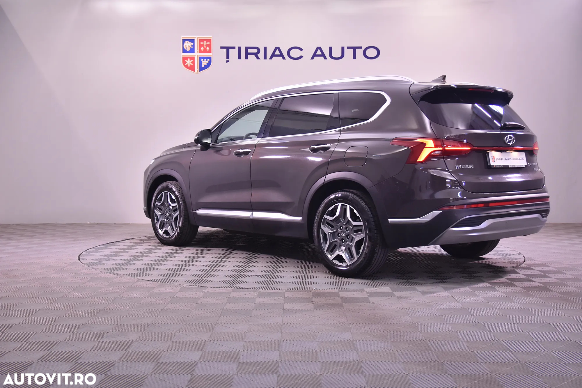 Hyundai Santa Fe - 3