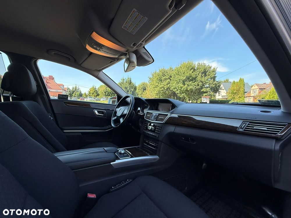 Mercedes-Benz Klasa E 220 BlueTEC 7G-TRONIC Elegance - 27