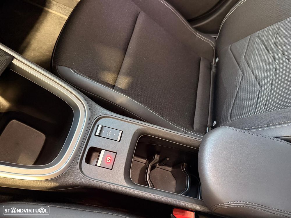 Jeep Avenger 1.2 e-Hybrid Altitude DCT - 25