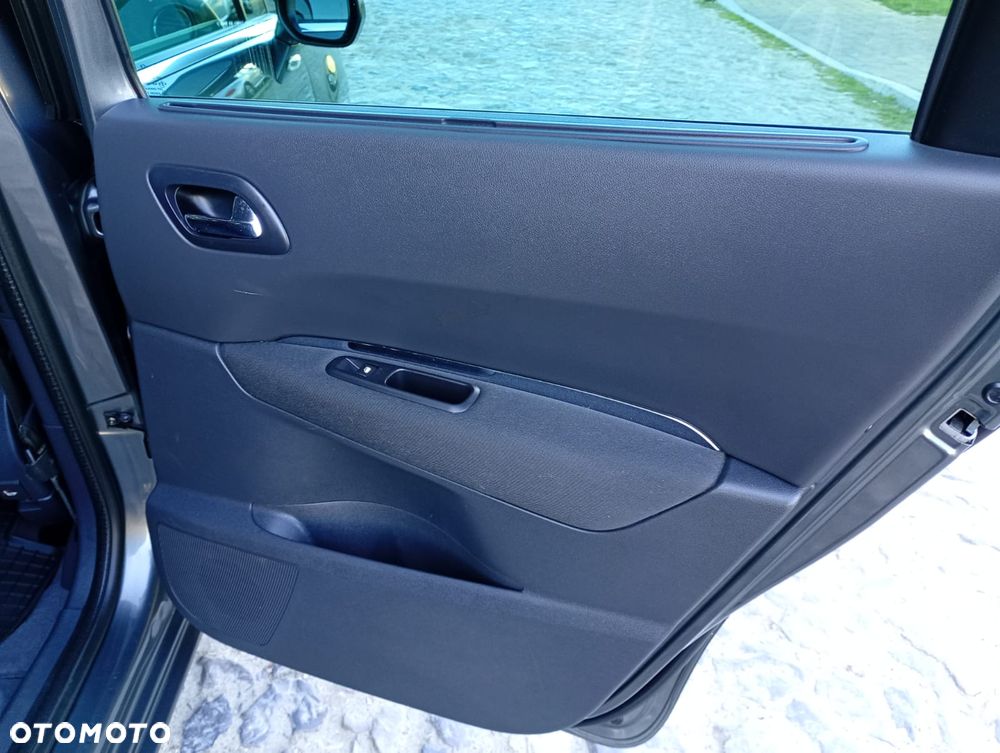 Peugeot 5008 HDI 115 Allure - 8