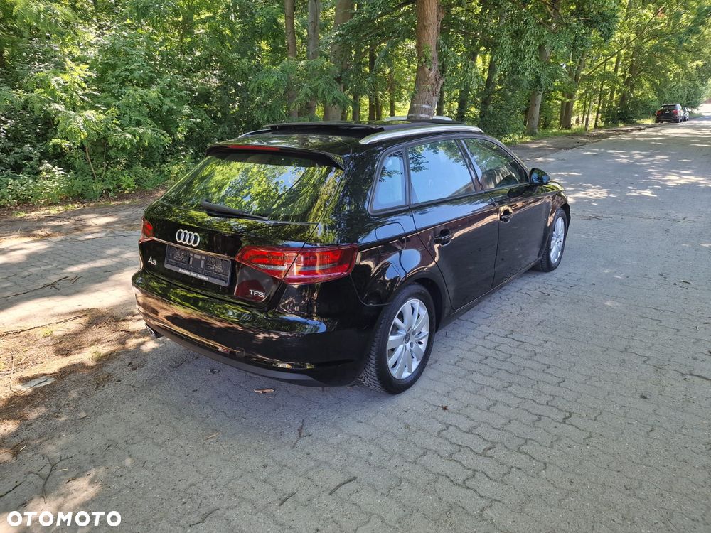 Audi A3 Sportback 1.4 TFSI Attraction - 4