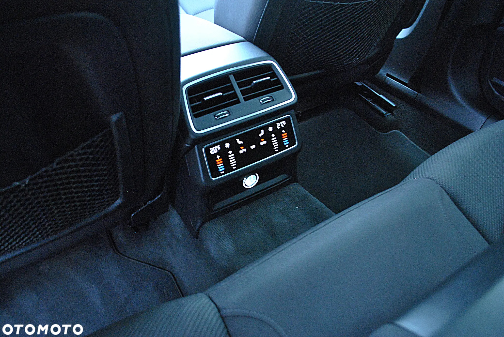 Audi A6 Avant 40 TDI quattro S tronic S line - 12