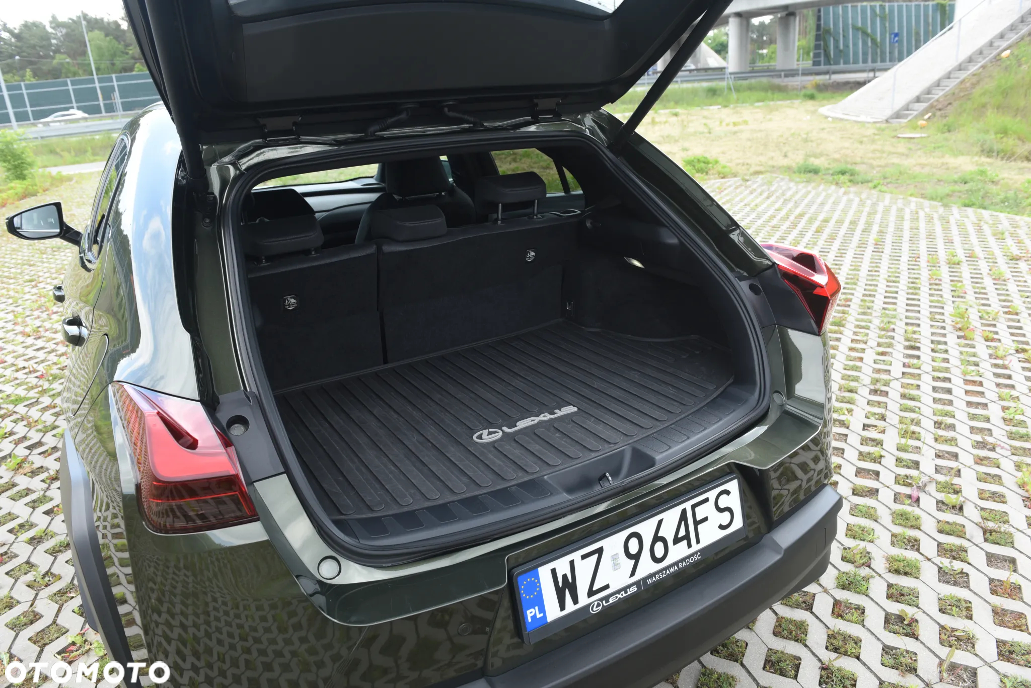Lexus UX 250h GPF Business 2WD - 10