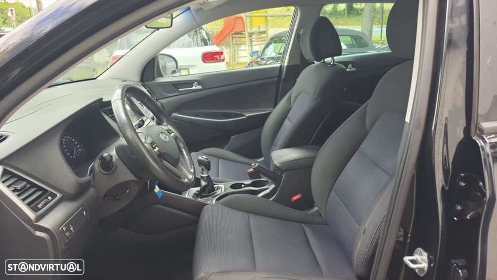 Hyundai Tucson 1.7 CRDi Premium - 16