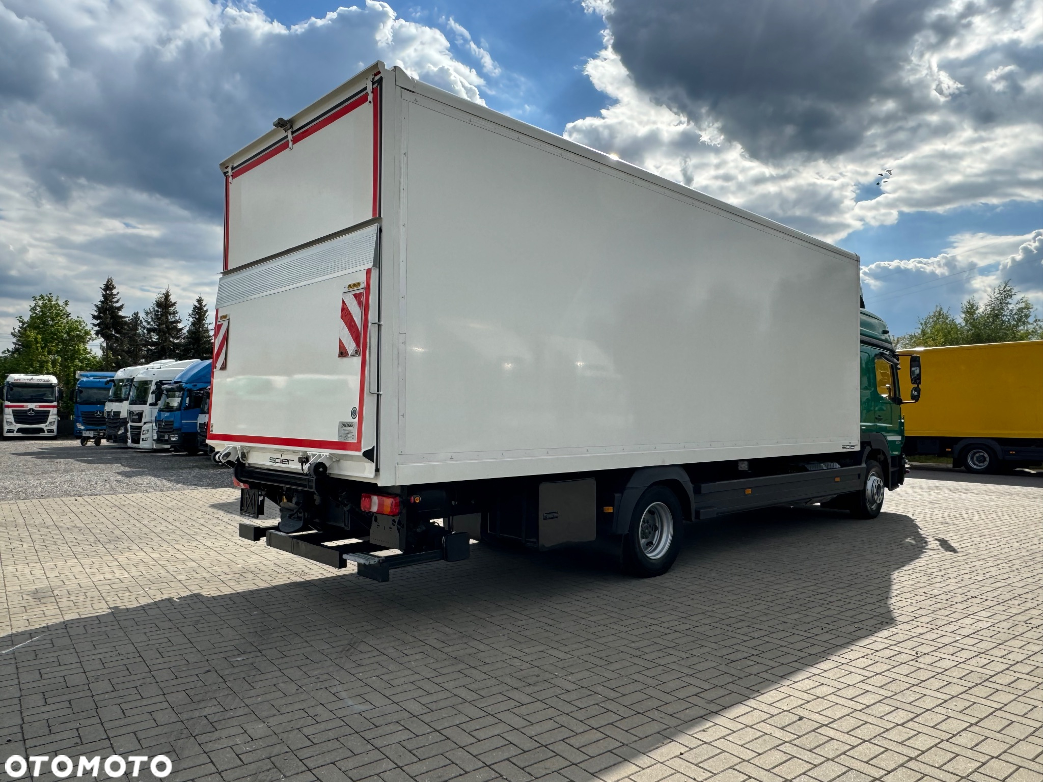 Mercedes-Benz ATEGO 1230 KONTENER 7.50m WINDA - 11