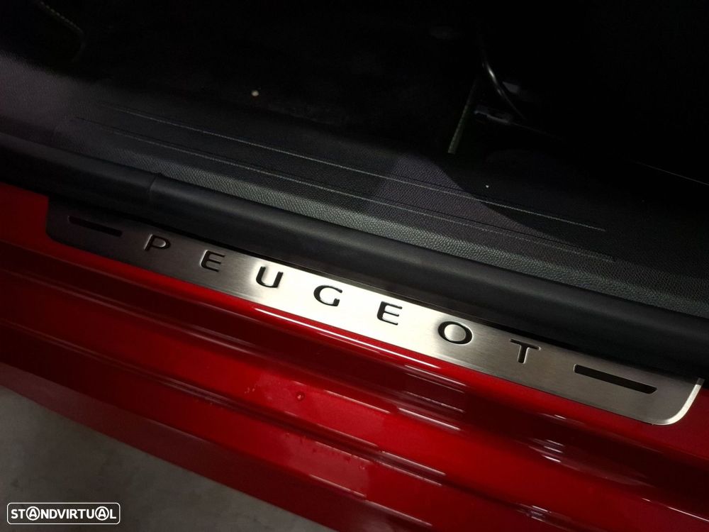 Peugeot 208 1.2 PureTech GT EAT8 - 27