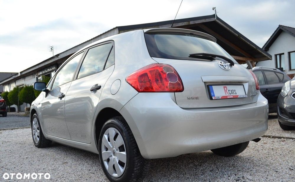 Toyota Auris 1.33 VVT-i Terra - 19