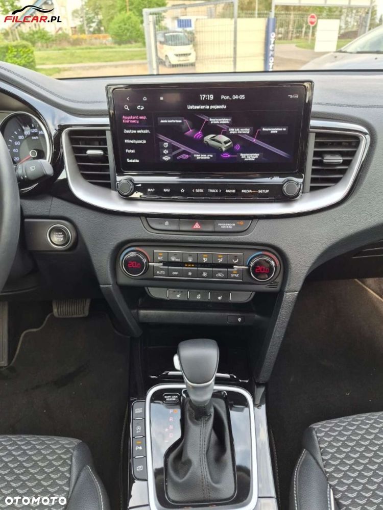 Kia Ceed - 12