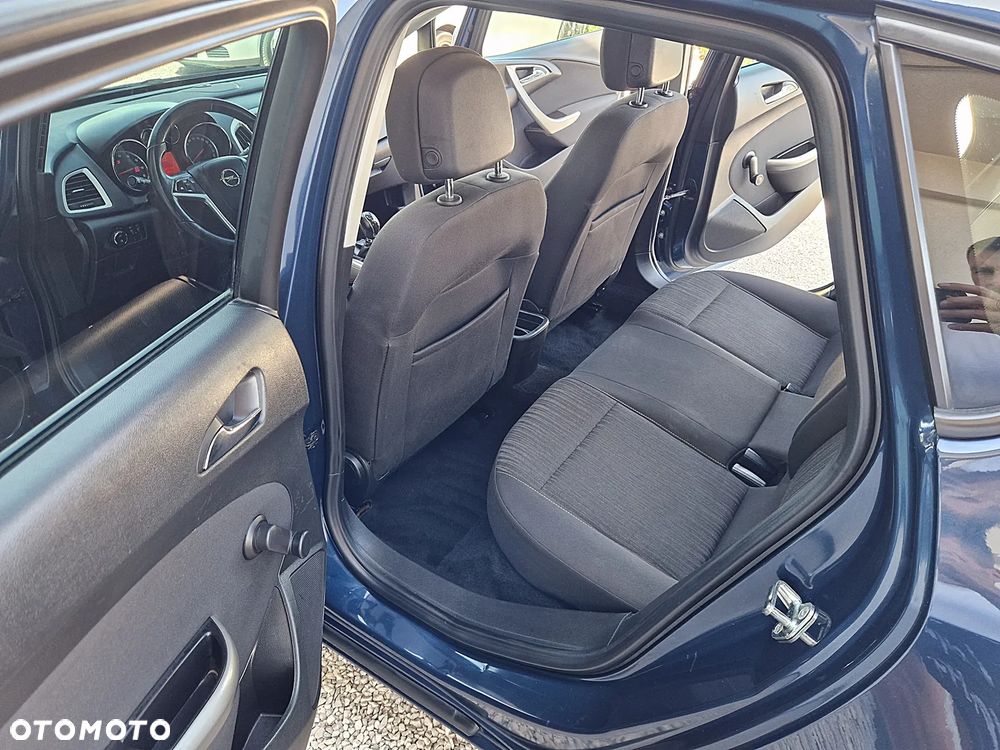 Opel Astra 1.4 Turbo 150 Jahre - 13