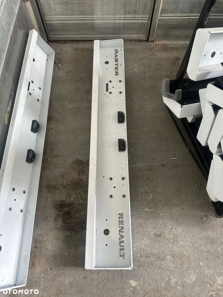 Renault Master Belka Zderzak Tyl Kontener Paka Zabudowa - 1