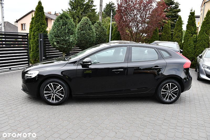 Volvo V40 T2 Momentum - 28