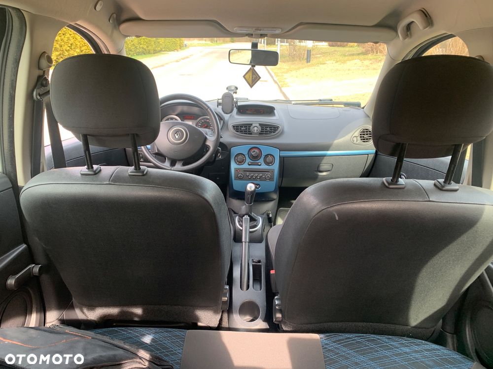 Renault Clio - 21