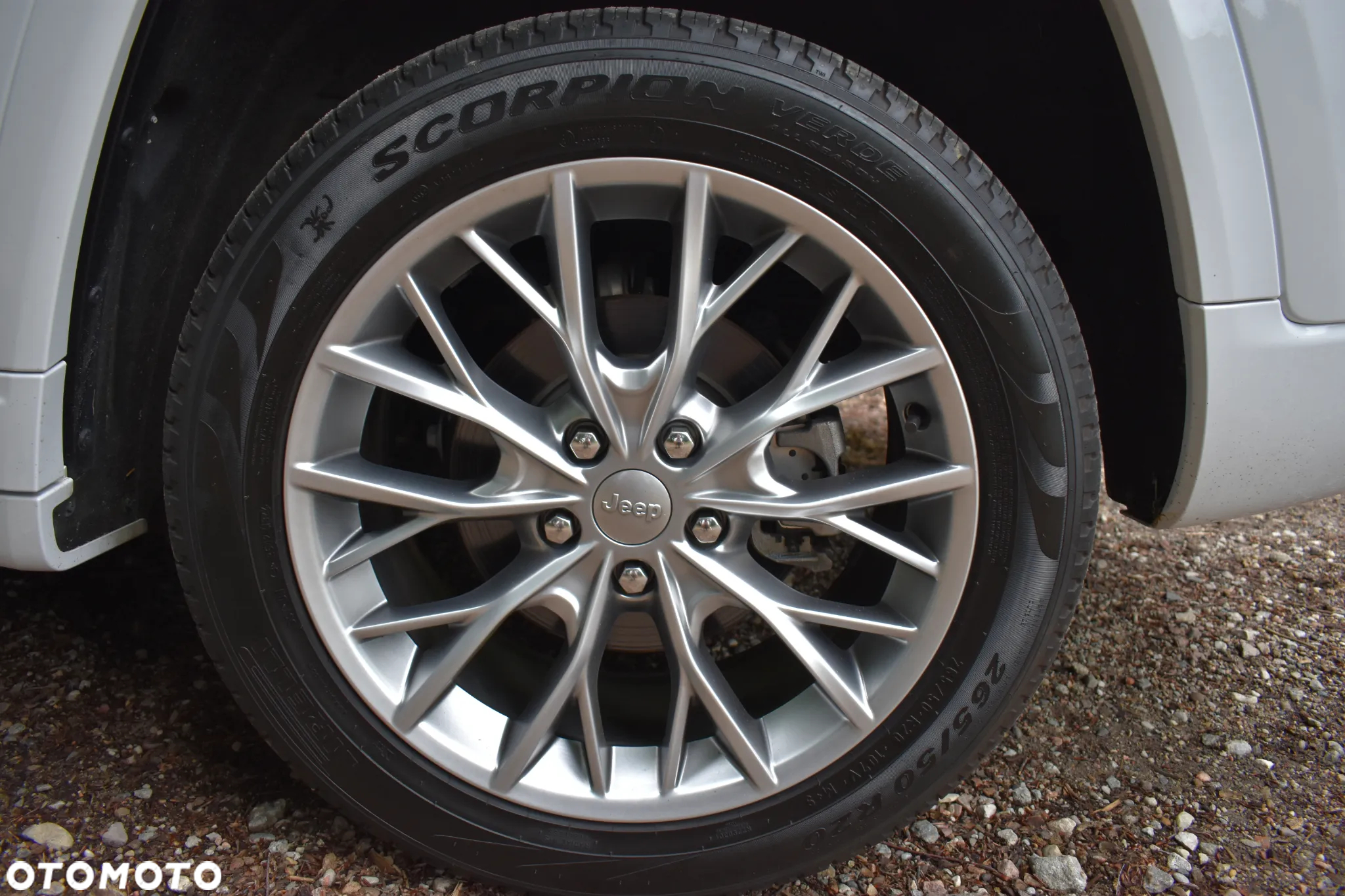 Jeep Grand Cherokee - 13