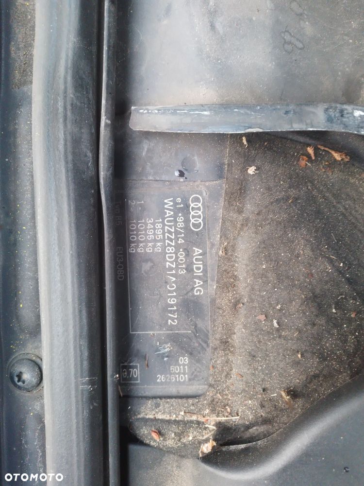 AUDI A4 B5 KOMBI 99-01  1.9 AJM   LAMPA TYŁ PRAWA LEWA - 35