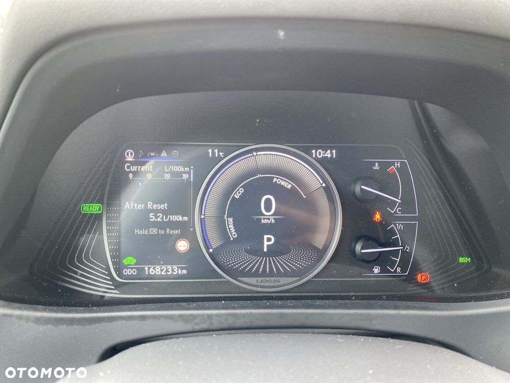 Lexus UX - 18