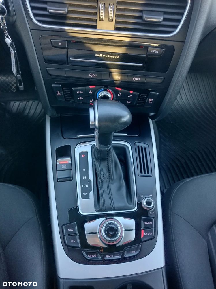 Audi A4 Avant 2.0 TDI DPF clean diesel multitronic Ambiente - 27