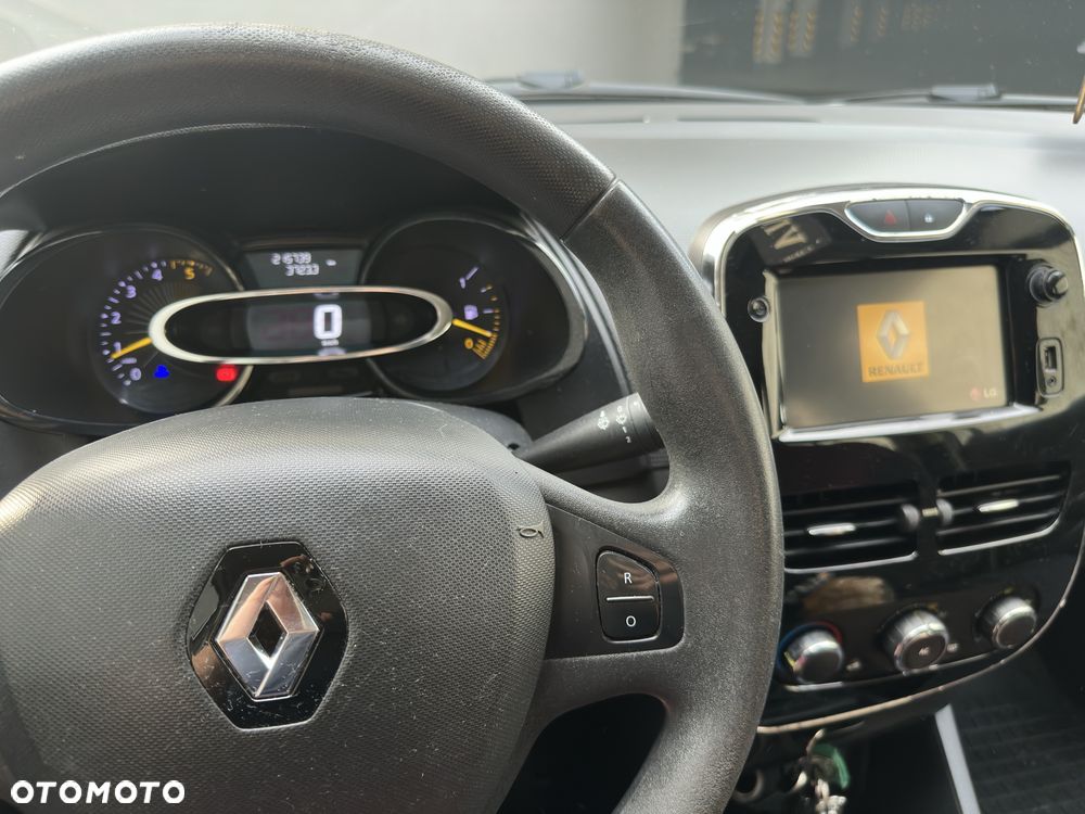 Renault Clio - 8