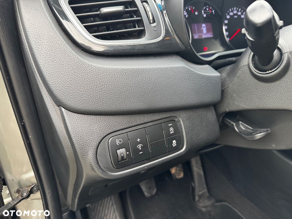 Kia Carens 1.6 GDI Edition 7 - 25
